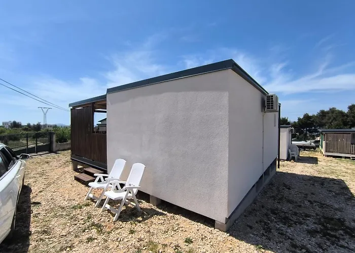 펜션 Tiny House Julija With Jacuzzi *