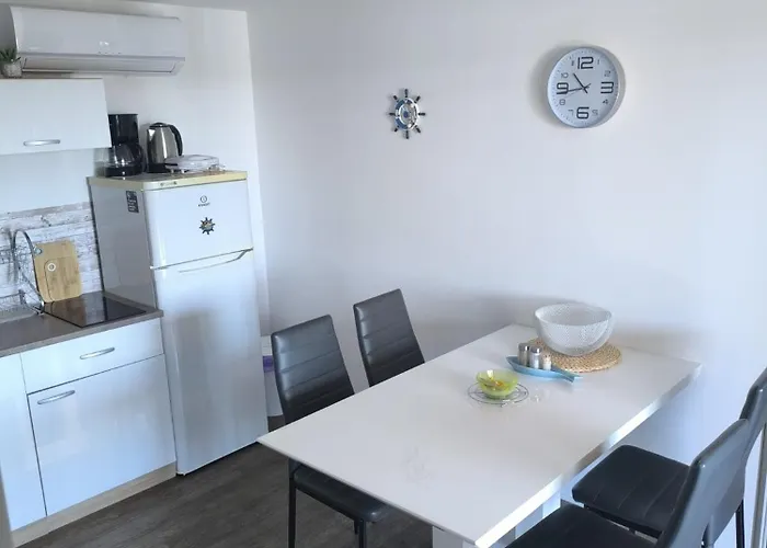 Tiny House Julija With Jacuzzi Дом отдыха *